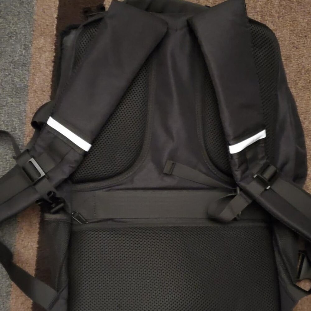 Skateboard Backpack - Picture 4 of 9